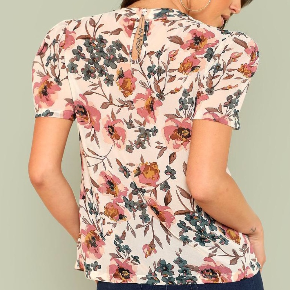 ๐Floral puff sleeve blouse - Picture 5 of 8